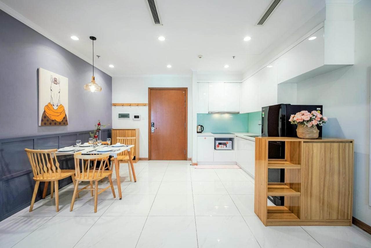 Moxy Hcmc Aparts - Vinhomes Central Park, Ice Rink Ho Chi Minh City Exterior photo