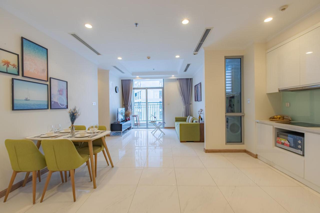 Moxy Hcmc Aparts - Vinhomes Central Park, Ice Rink Ho Chi Minh City Exterior photo